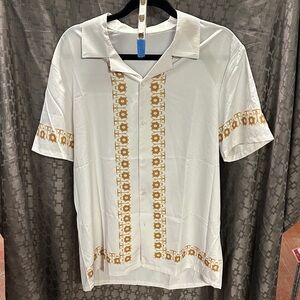Men's White and Gold Short Sleeve Shirt Size L